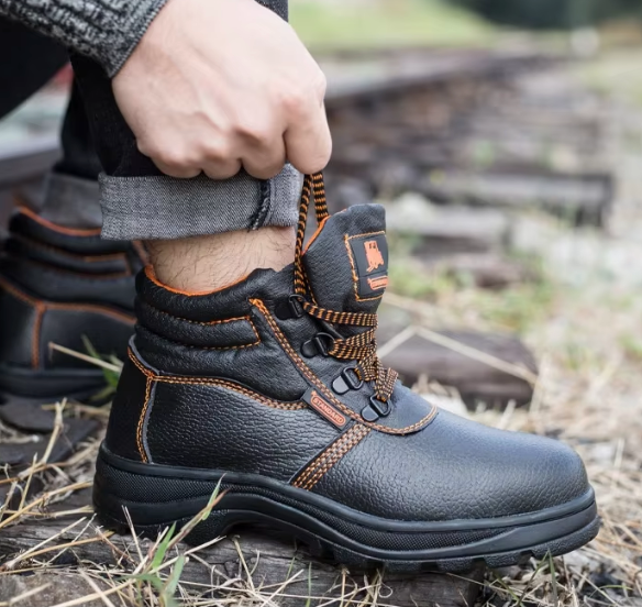 Men's Protective High-Top Cowhide Safety Boots Puncture-Proof Round Toe All Seasons Construction Site